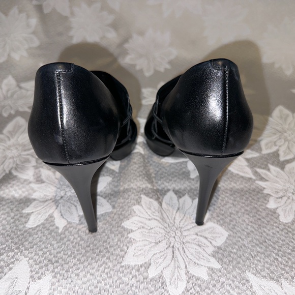 Kenneth Cole New York Wanda Leather Heels, Size 6.5, Black - Picture 8 of 16